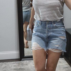 WOW! Don't miss them! A&F high-rise distressed denim shorts | Size 2